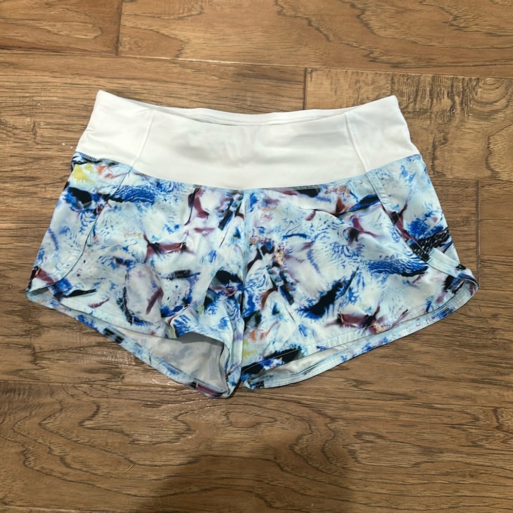 LULULEMON RUN TIMES SHORT CRYSTALIZE MULTI WHITE SIZE 4 EUC